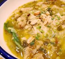 Sour Soup Pork Noodles