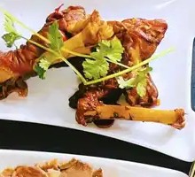 Spicy Braised Lamb Trotters