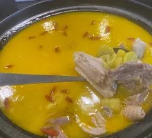 Golden Soup Chicken with Chestnuts