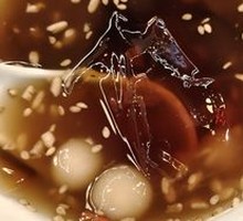 Self-service Glutinous Rice Balls in Fermented Rice Wine