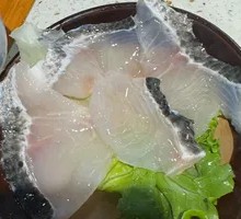 Black fish slices