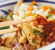 Laba Meat and Hand-Torn Noodles