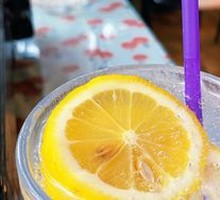 Lemon Sparkling Water