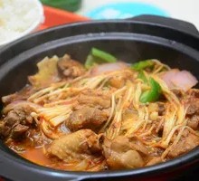 Chicken with Golden Needle Mushrooms in Brown Sauce