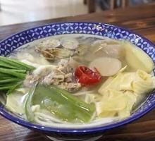 Old Duck Soup Rice Noodles