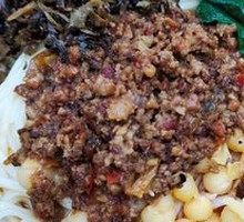 Dry Pea and Meat Sauce