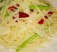 Sliced Potatoes with Green Pepper