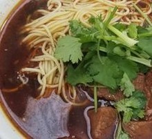 Pickled Chili Beef Stir-Fried Knife-Cut Noodles