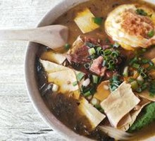 Sour Cabbage Beef Rice Noodles