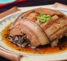 Braised Pork and Tofu Flower Set Meal