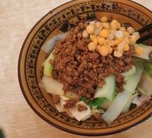 Dry Broad Noodles with Pea and Meat Sauce