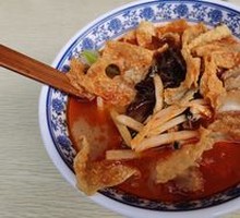 Crispy Skillet Spicy Snail Noodles