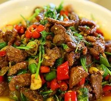 Stir-Fried Beef with Yellow Onion