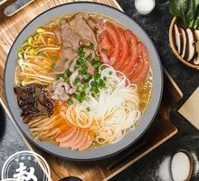 Three Delicacies Shrimp Dumpling Rice Noodles