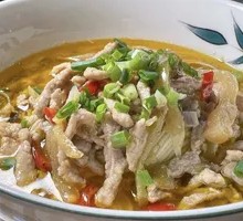 Sour Cabbage and Pork Noodles