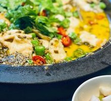 Steamed Stone Pot Fish