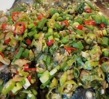 Cold-mixed crucian carp