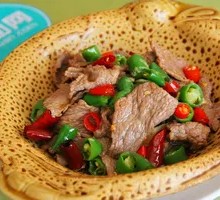 Hunan-style Stir-fried Beef with Green Peppers