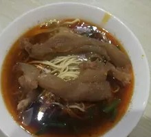 Beef tendon noodles