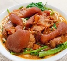 Stewed Pork Trotter Noodles