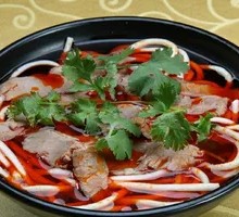 Sliced Lamb Rice Noodles in Red Broth