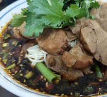 Special Braised Pork Noodles