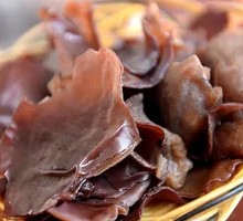Black Mushroom Stir-fried with Cabbage