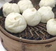 Steamed Pork Dumplings with Fresh Flavor