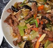 Fried Rice Noodles with Pork
