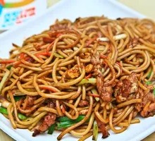 Stir-Fried Noodles with Shredded Meat