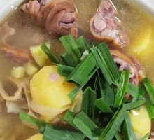 Preserved Pork Trotter Hot Pot