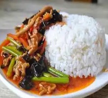 木耳肉丝盖饭