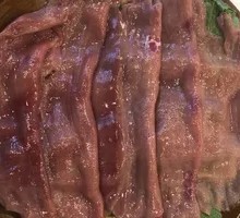 Sliced Pork Kidney with Big Knife