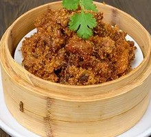 Steamed Pork Belly with Rice Flour