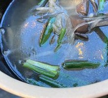 Spicy and Sour Chicken Blood Soup