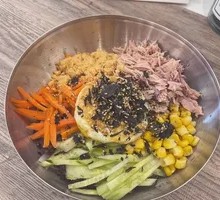 Low-Calorie Tuna Rice Bowl