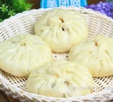 Saucy Pork Steamed Buns