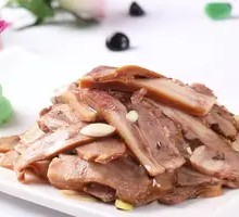 Fragrant Braised Pork with Walnuts