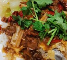 Stir-fried Yellow Beef with Egg Fried Rice