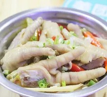 Sichuan-style Pickled Chicken Feet