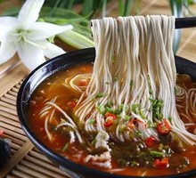 Sour Cabbage and Pork Noodles