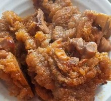 Braised Pig's Feet with Crispy Skin