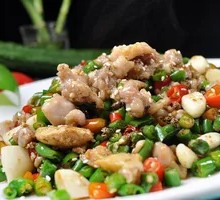 Stir-Fried Green Pepper with Crispy Intestine