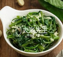 Stir-Fried Water Spinach with Garlic