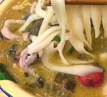 Sour Cabbage and Pork Noodles