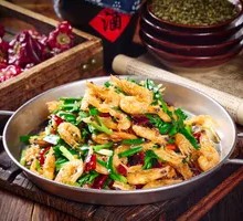 Stir-fried河虾 with leeks