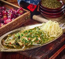 Steamed Crucian Carp with Chopped Chili