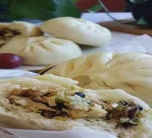 Braised Mushroom and Cabbage Dumplings