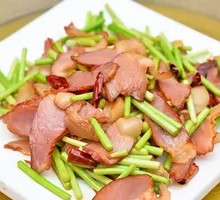 Garlic Shoots with Preserved Pork