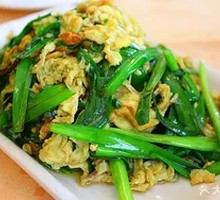 Stir-fried eggs with chives